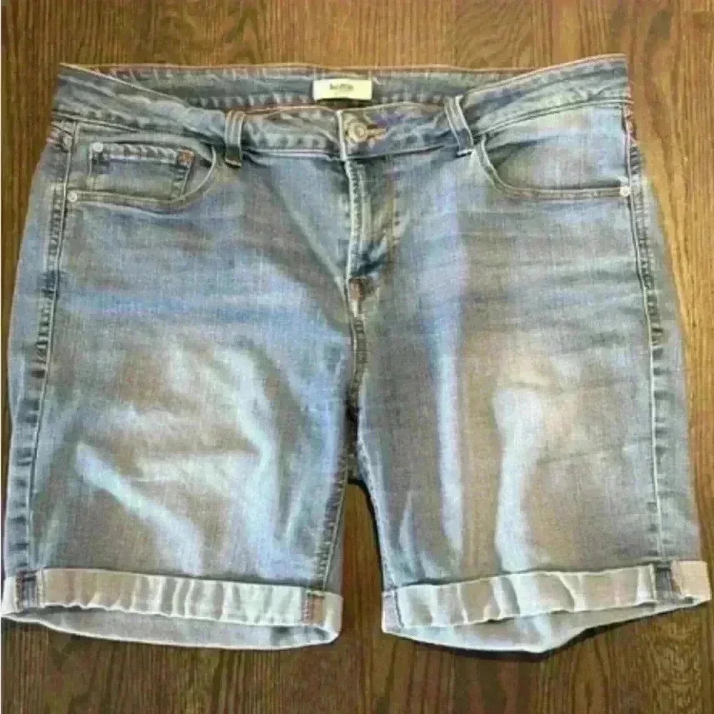5 for 30$ KENSIE jean shorts size 10